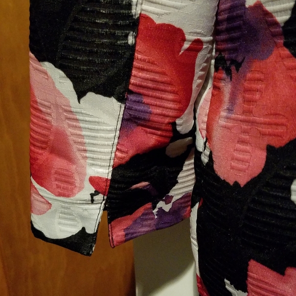 Like new Alfred Dunner Suit Jacket, Size 12P - Picture 6 of 8